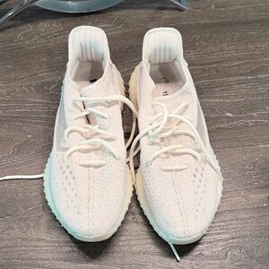 White Yeezy 350